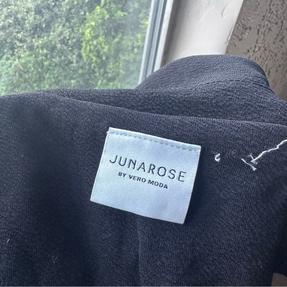 Junarose by Vera Moda Black Silver Embellished Shoulder Western Blazer - Picture 15 of 16